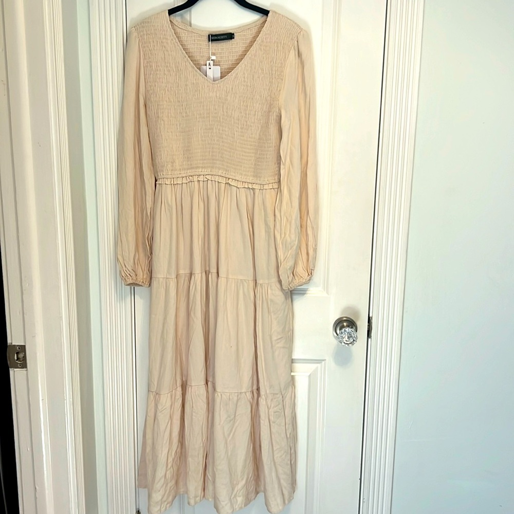Women’s long sleeve maxi dress. Size M